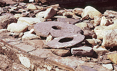 Kleine Stein-chattras in Butkara I